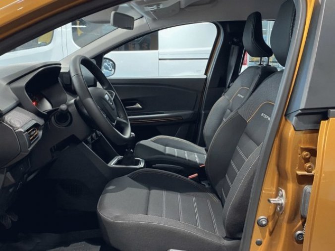 Dacia Sandero, Stepway Comfort TCe 100 LPG, barva oranžová