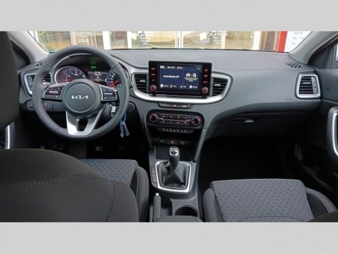Kia Ceed, SW 1,5T-GDI SPIN, barva bílá