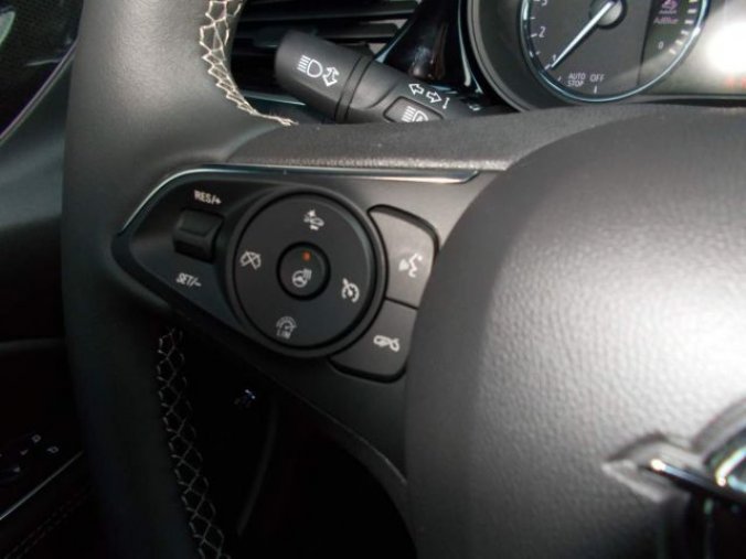 Opel Insignia, Elegance Sports Tourer 2.0 CDT, barva modrá