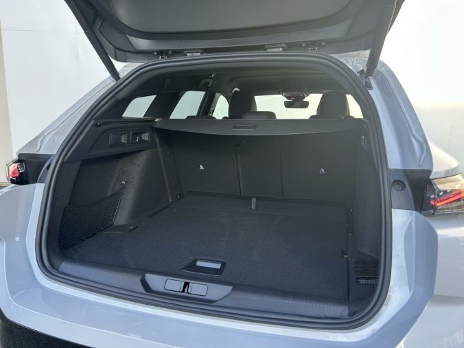 Peugeot 308, Peugeot 308 SW GT Hybrid 145 e-DCS6, barva bílá