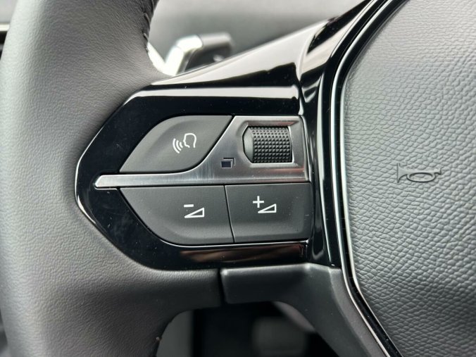 Peugeot 5008, Peugeot 5008 Active Pack 1.5 BlueHDi EAT8, barva šedá