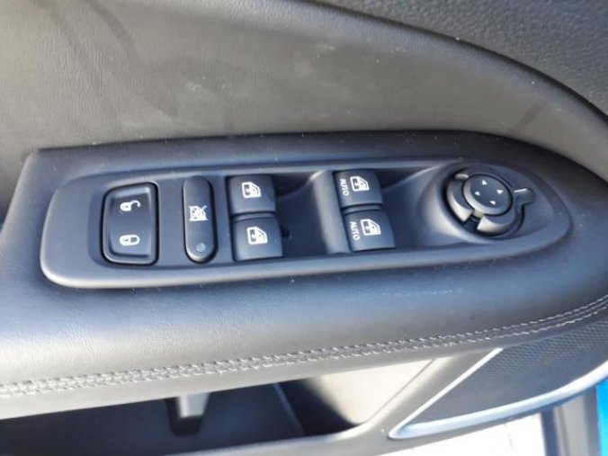 Jeep Compass, 1.3 130 PS BLACK nový model !, barva červená
