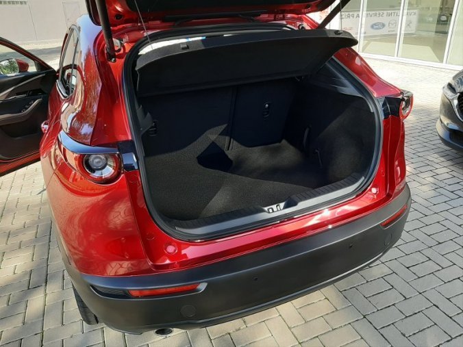 Mazda CX-30, 2,0 122k - odběr od konce 01/2020, barva červená