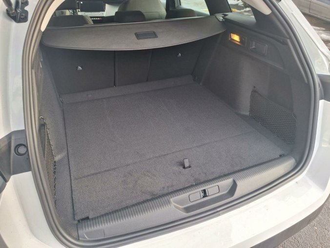Peugeot 308, Peugeot 308 SW STYLE  Hybrid 145 e-DCS6, barva bílá