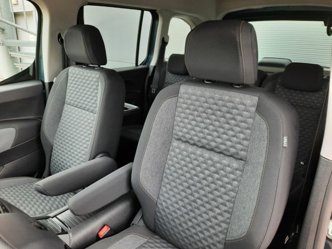 Peugeot Rifter, Peugeot Rifter GT BHDi 130k EAT8, barva modrá