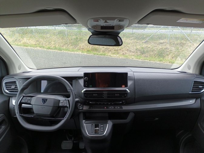 Peugeot Traveller, Peugeot Traveller Active Long 2.0 BlueHDi 180, barva šedá