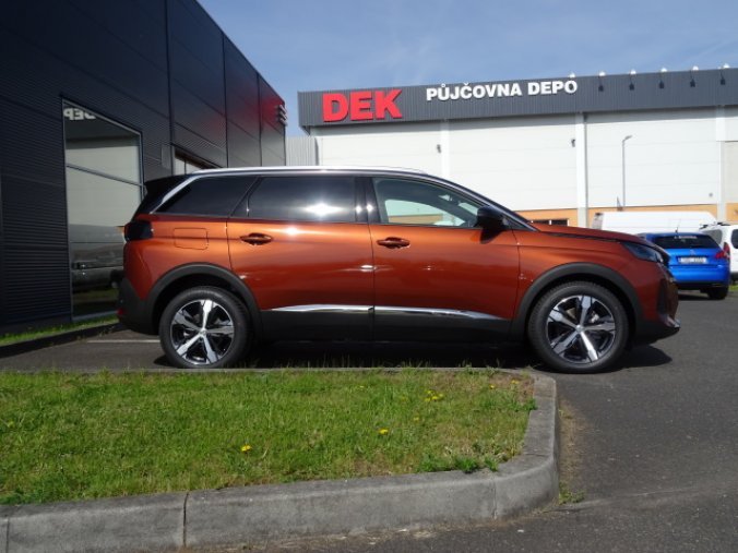 Peugeot 5008, ALLURE PACK 1.5 BHDi 130 EAT8, barva hnědá