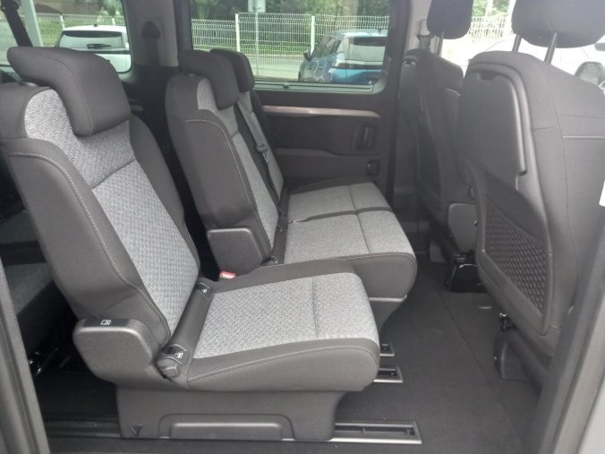 Peugeot Traveller, Peugeot Traveller Active L3 2.2 BlueHDi 150 man, barva šedá