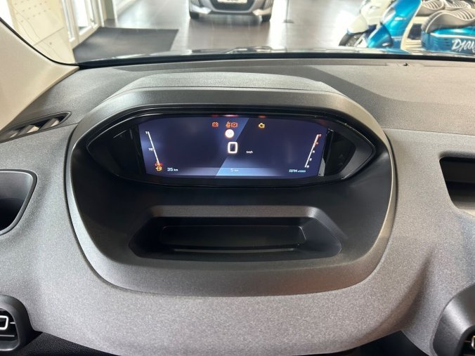 Peugeot Rifter, Peugeot Rifter ALLURE BlueHDi 100 S&S MAN6, barva modrá