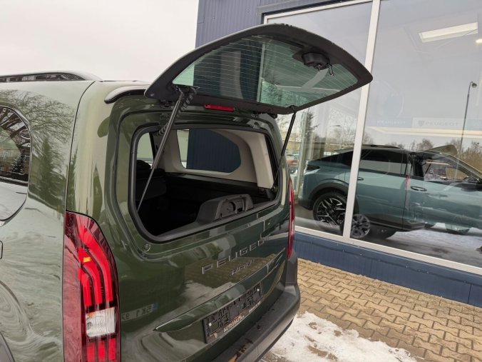 Peugeot Rifter, Peugeot Rifter LONG ALLURE BlueHDi 130k MAN6, barva zelená