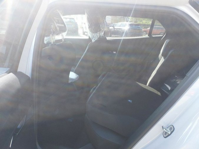 Peugeot 2008, Peugeot 2008 Allure PureTech 100 S&S MA, barva bílá