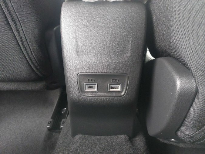 Peugeot 2008, Peugeot 2008 ALLURE PureTech 130 S&S EA, barva červená