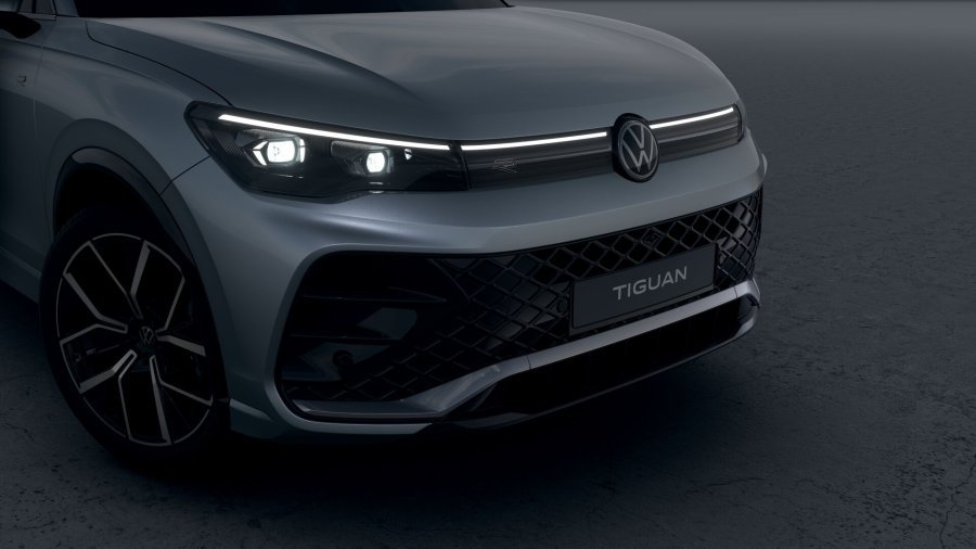 Volkswagen Tiguan, Tiguan R-Line People 150 kW eHybrid, barva stříbrná