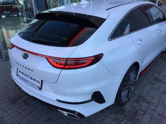 Kia ProCeed, 1.6 T-GDi GPF 7DCT GT, barva bílá