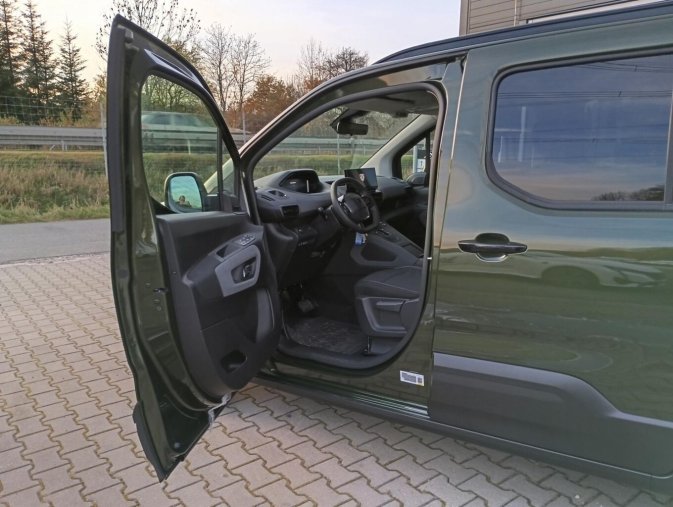 Peugeot Rifter, Peugeot Rifter ALLURE BlueHDi 130 S&S EAT8 N1, barva zelená