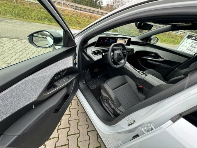Peugeot 5008, Peugeot 5008 5008 ALLURE Hybrid 136 e-DCS6, barva bílá
