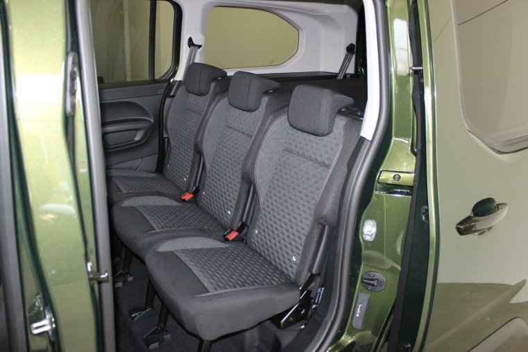 Peugeot Rifter, Peugeot Rifter LONG GT BlueHDi 130 S&S EAT8, barva zelená