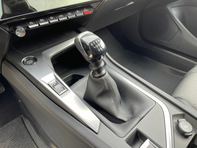 Peugeot 308, Peugeot 308 SW ALLURE 1.2 PT 130K MAN6, barva červená