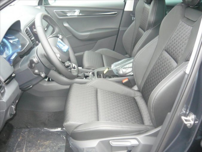 Škoda Karoq, 1,5 TSI 110 kW Style Plus DSG, barva neuvedeno