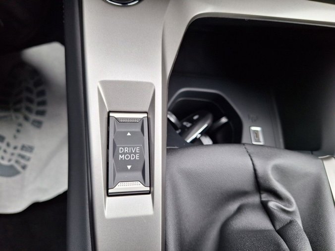 Peugeot 308, Peugeot 308 SW ALLURE BHDi 130 EAT8, barva šedá