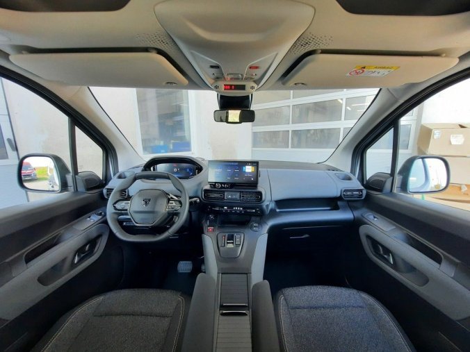 Peugeot Rifter, Peugeot Rifter LONG ALLURE 1,5 BHDi 130k EAT8, barva šedá