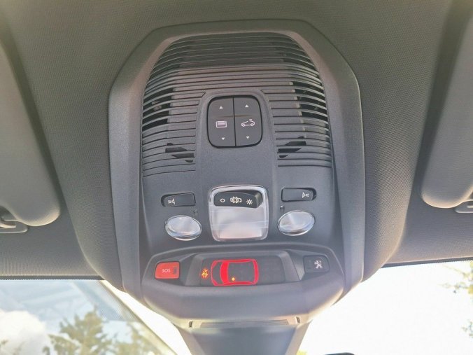 Peugeot 5008, Peugeot 5008 GT 1.5 BHDi 130k EAT8, barva modrá