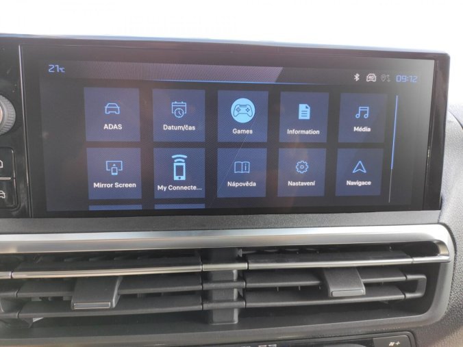 Peugeot Traveller, Peugeot Traveller 2.0 HDI 180k AUT8 L2 8 MÍST, barva zelená