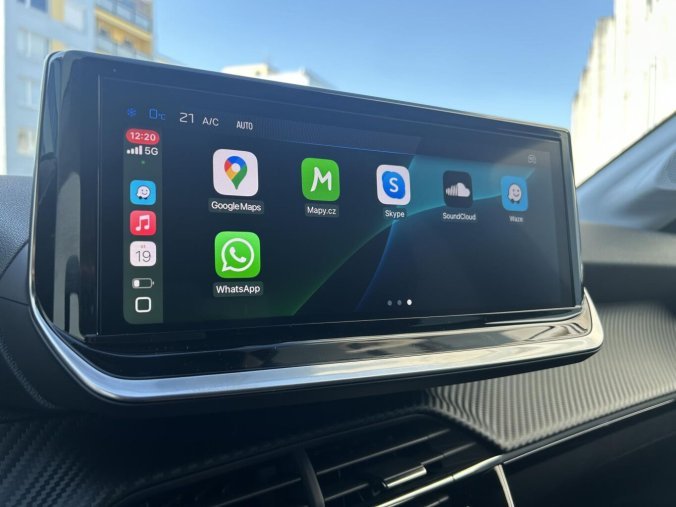 Peugeot 208, Peugeot 208 ALLURE Hybrid 110 e-DCS6, barva zelená