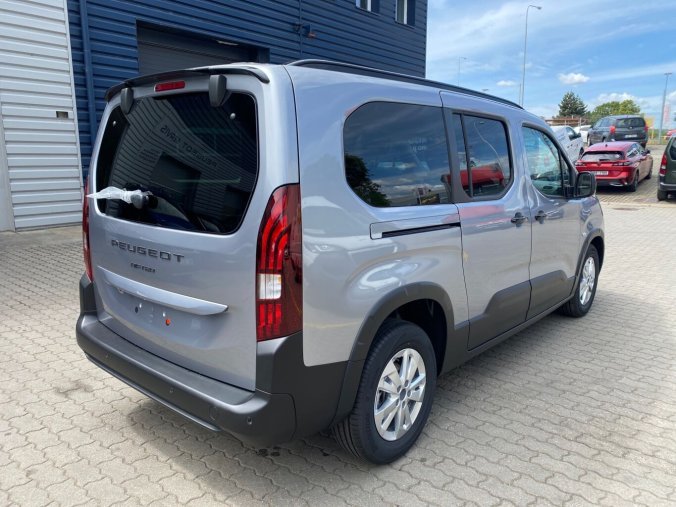 Peugeot Rifter, Peugeot Rifter LONG ALLURE BlueHDi -7 MÍST - 130 MAN6 - 2281, barva šedá