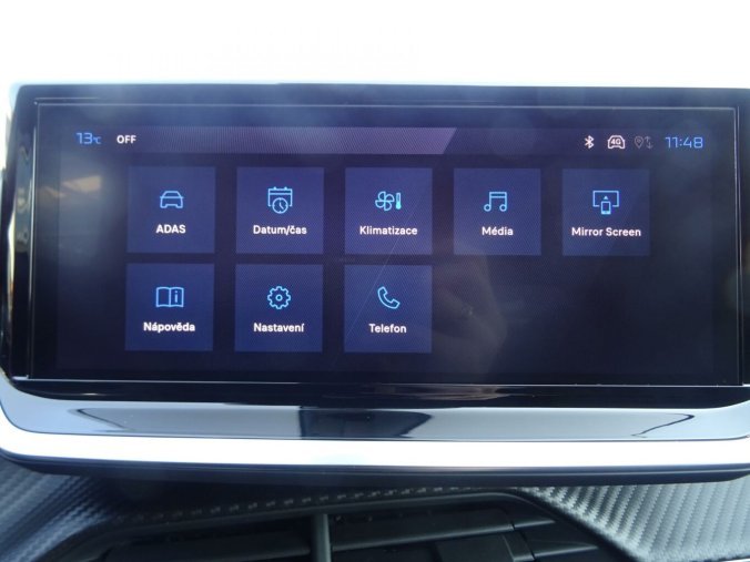 Peugeot 2008, Peugeot 2008 ALLURE Hybrid 145k e-DCS6, barva stříbrná