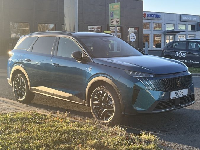 Peugeot 5008, Peugeot 5008 GT Hybrid 145 e-DCS6, barva modrá