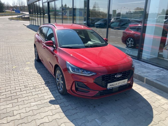 Ford Focus, ST-Line X, Kombi, 1.0 EcoBoost Hybrid (mHEV) 114 kW/155 k, 7st. Powershift, barva červená