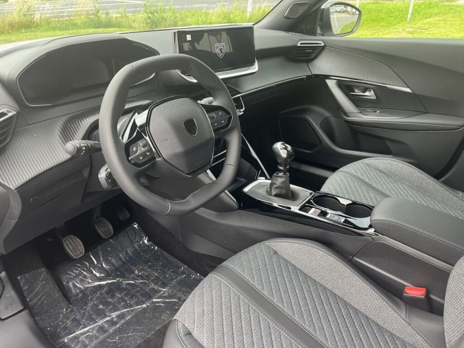 Peugeot 2008, Peugeot 2008 ALLURE PureTech 100 S&S MAN6, barva bílá