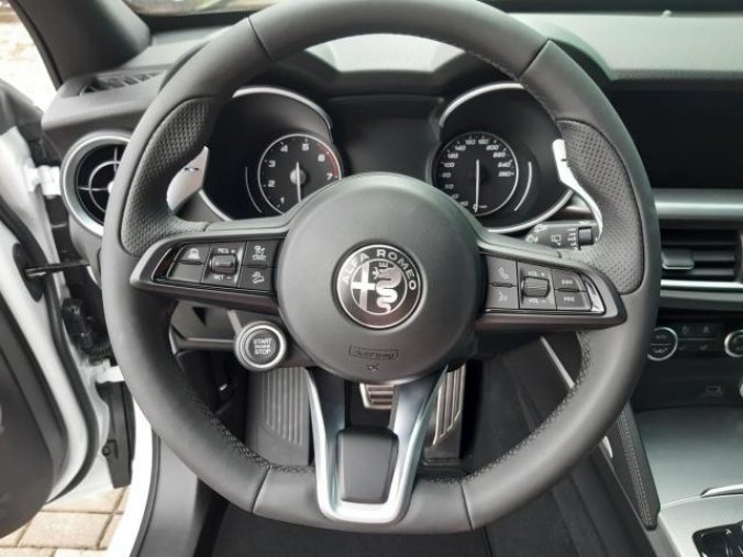 Alfa Romeo Stelvio, Veloce 4x4 2,0 280PS,, barva bílá