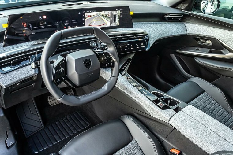 Peugeot 3008, Peugeot 3008 1,2 ALLURE Hybrid 136 e-DCS6, barva modrá