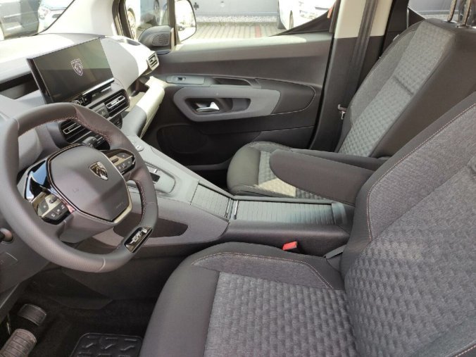 Peugeot Rifter, Peugeot Rifter GT 1.5 HDI 130kAUT8 osobní NAV, barva zelená