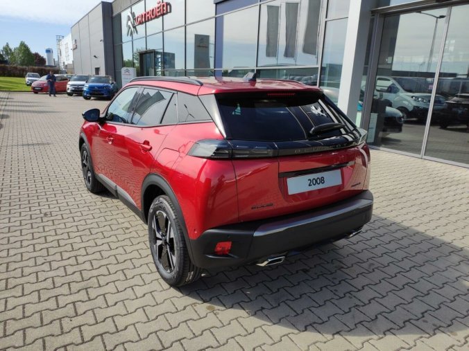 Peugeot 2008, Peugeot 2008 ALLURE 1.2 136k HY AUTOMAT, barva červená