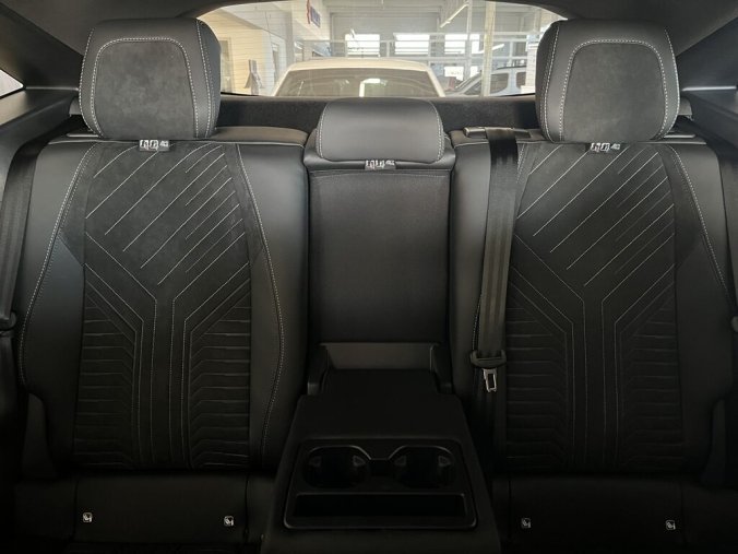 Peugeot 3008, Peugeot 3008 GT Hybrid 136 e-DCS6, barva bílá