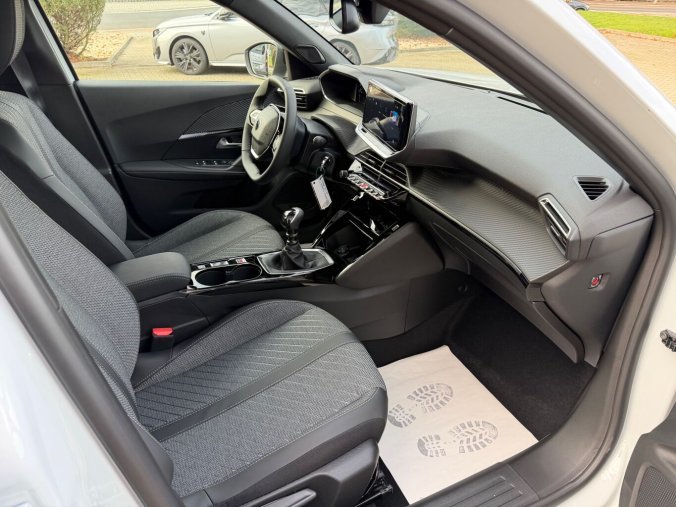 Peugeot 2008, Peugeot 2008 ALLURE PureTech 100k MAN6, barva bílá