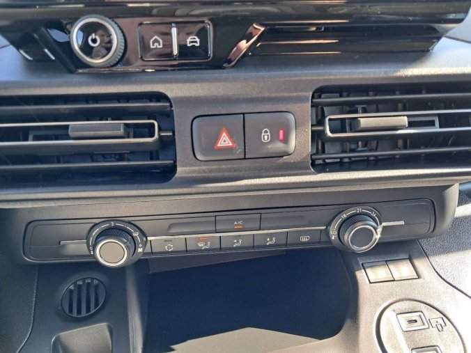 Peugeot Rifter, Peugeot Rifter LONG ALLURE BlueHDi 130 S&, barva modrá