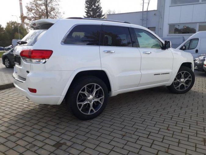 Jeep Grand Cherokee, 3,0 CRD Overland 250k 4x4 AT, barva bílá