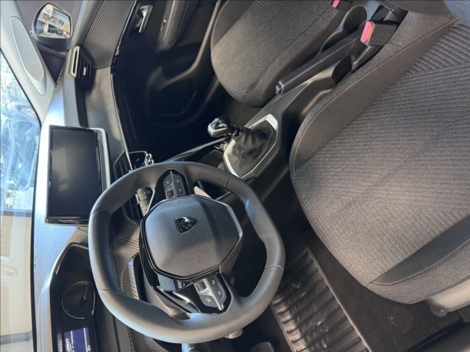 Peugeot 208, Peugeot 208 1,2 STYLE Turbo 100 MAN6, barva šedá