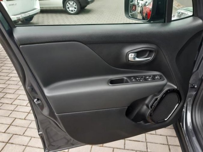 Jeep Renegade, 1,5 130 PS Night Eagle automat, barva šedá