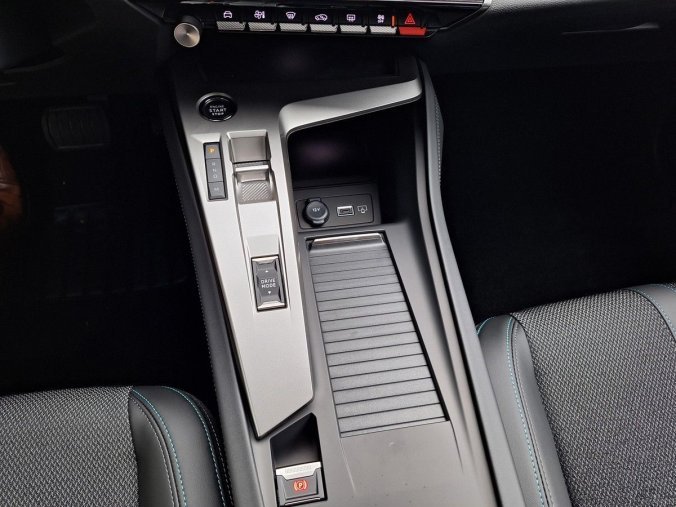 Peugeot 308, Peugeot 308 SW ALLURE 1.5 BHDi 130k EAT8, barva bílá