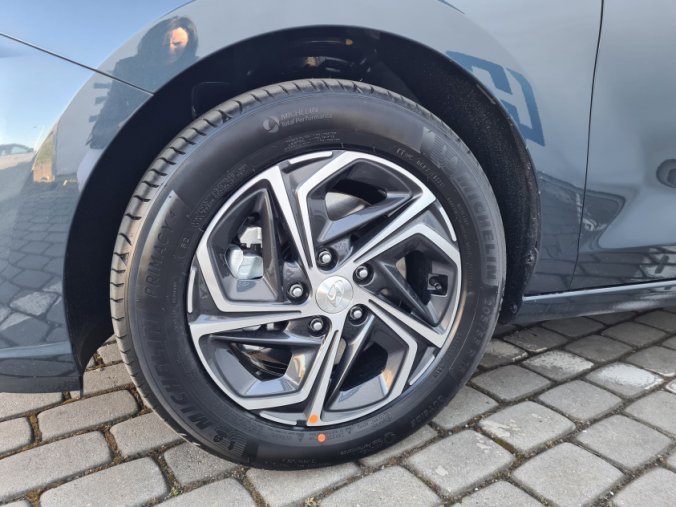 Hyundai i30, 1,5i 81 kW MT, barva modrá