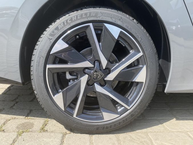 Peugeot 308, Peugeot 308 SW ALLURE Hybrid 145 e-DCS6, barva šedá