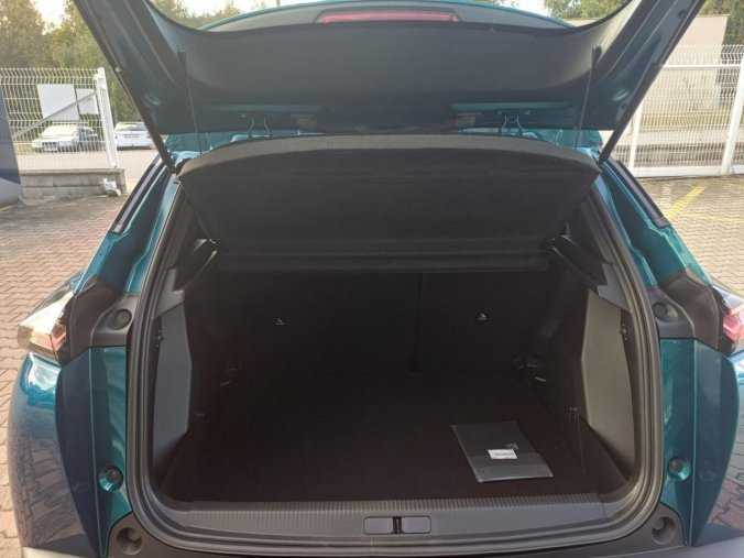 Peugeot 2008, Peugeot 2008 STYLE Hybrid 110 e-DCS6, barva modrá