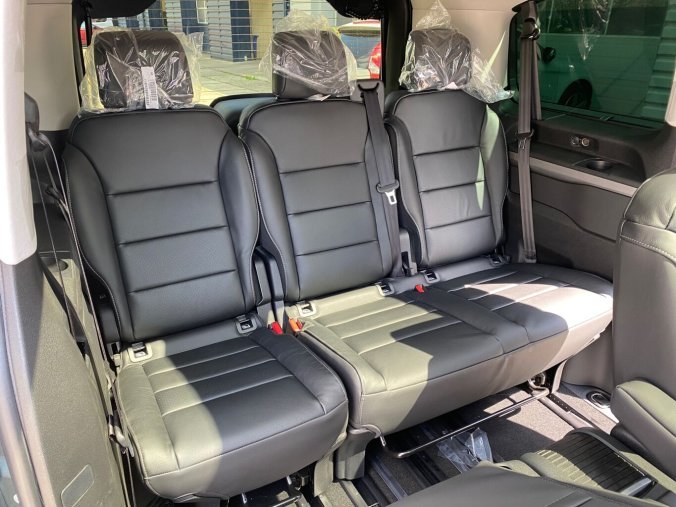 Peugeot Traveller, Peugeot Traveller Allure 2.0BlueHdi EAT8 - WEBASTO, TAŽNÉ, VIP PACK 7MÍST - 1851, barva zelená
