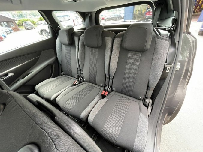 Peugeot 5008, Peugeot 5008 ACTIVE PACK 1.5 BHDi 130K EAT8, barva šedá