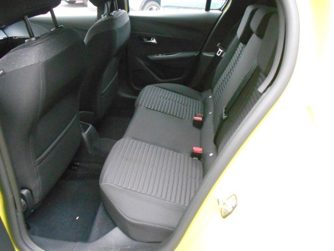 Peugeot 208, Peugeot 208 STYLE Turbo 100 MAN6, barva žlutá